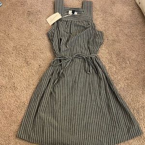 NWT Universal Thread Dress